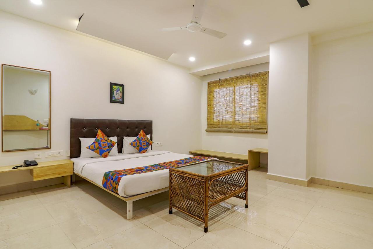 Fabhotel Aamantran & Banquet Halls - Nr Rtc X Roads Metro Station ハイデラバード エクステリア 写真