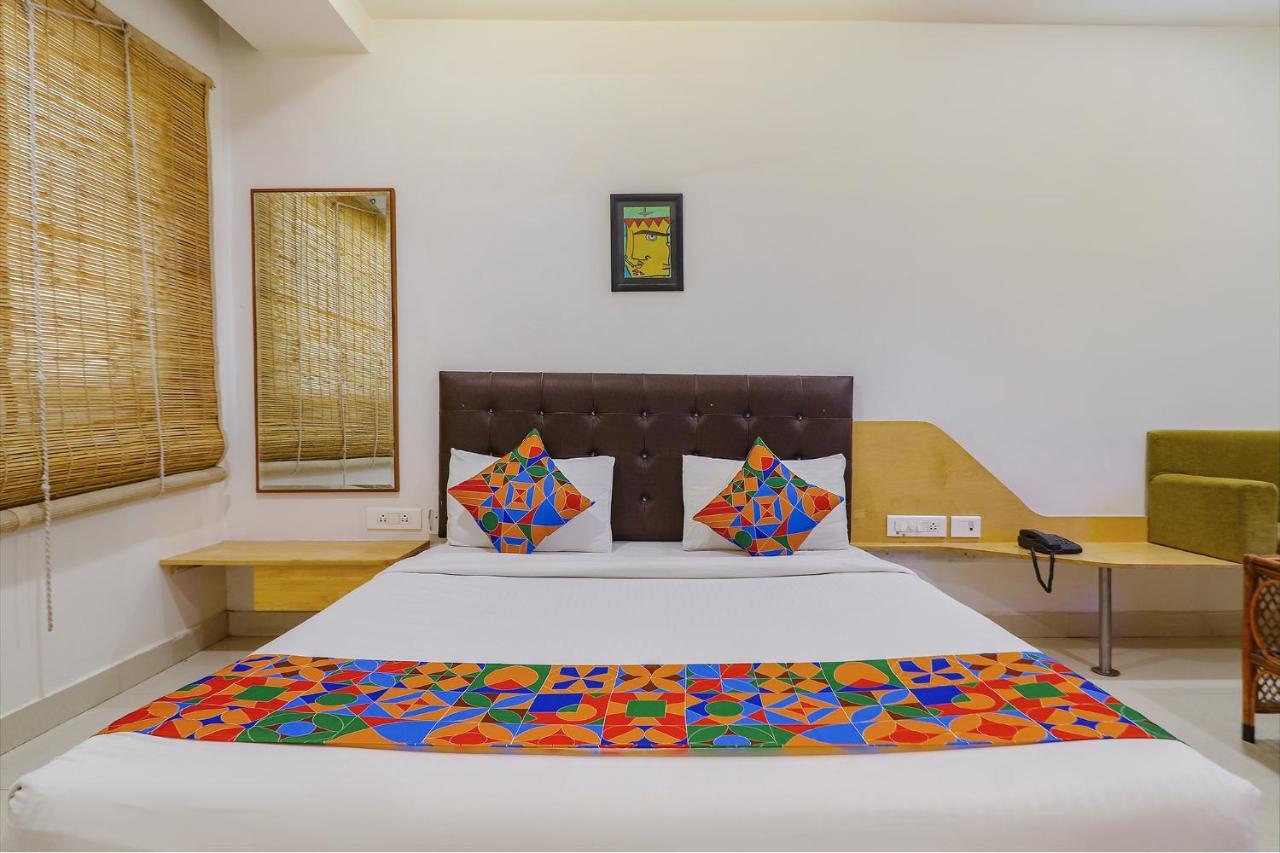 Fabhotel Aamantran & Banquet Halls - Nr Rtc X Roads Metro Station ハイデラバード エクステリア 写真